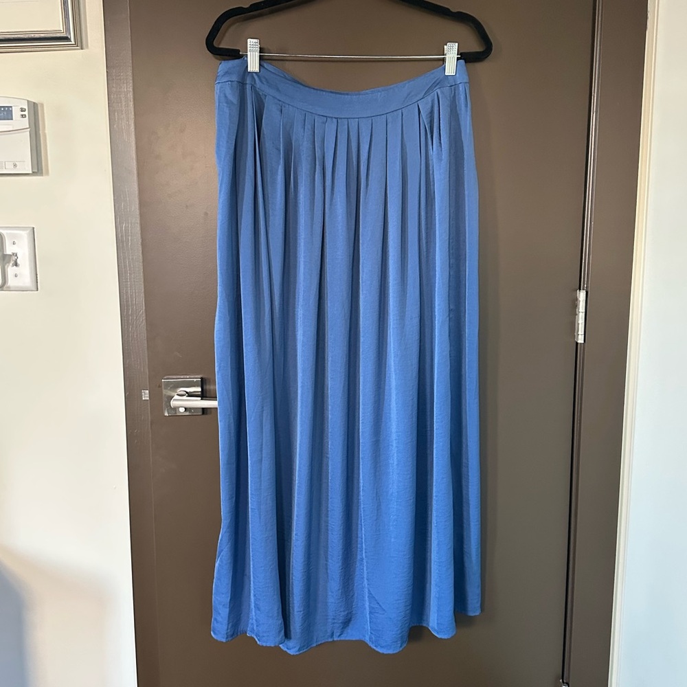 Chico’s Pleated Maxi Skirt | Blue Flowy A-Line | Size 0.5 (US 6)
